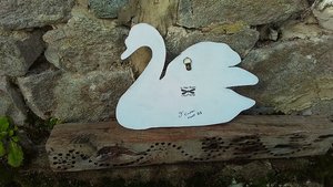 Large Botanical Swan (added scene)