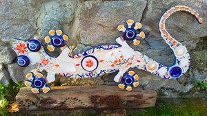 Large Blossom Flower Wall Gecko