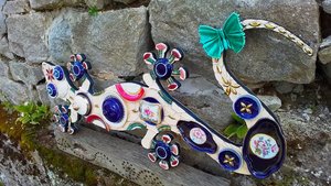 Large Arabian Nights Limoges Porcelain Wall Gecko (with butterfly)