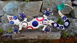 Large Arabian Nights Limoges Porcelain Wall Gecko (with butterfly)