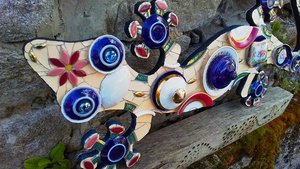 Large Arabian Nights Limoges Porcelain Wall Gecko (with butterfly)