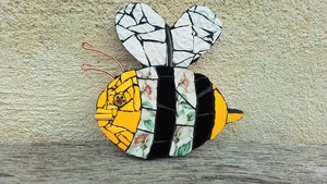 Silver Flowers Bee (yellow face)