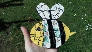 Silver Flowers Bee (yellow face)