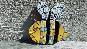 Daffodil Bee (yellow face)