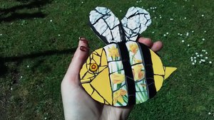 Daffodil Bee (yellow face)