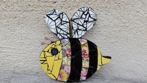 Pink & Yellow Daisies Bee (yellow face)