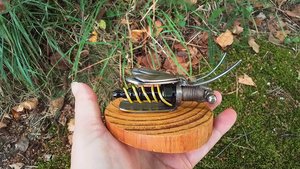 Bee on Wood (OUT OF STOCK)