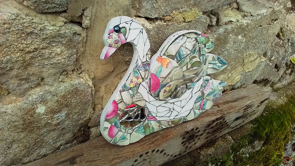Large Pink Fruits Swan