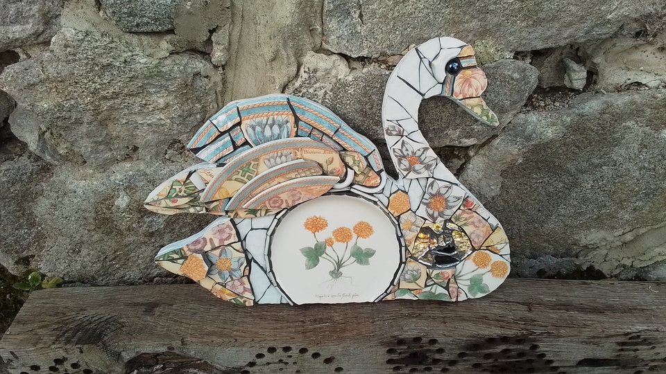 Large Botanical Swan (added scene)