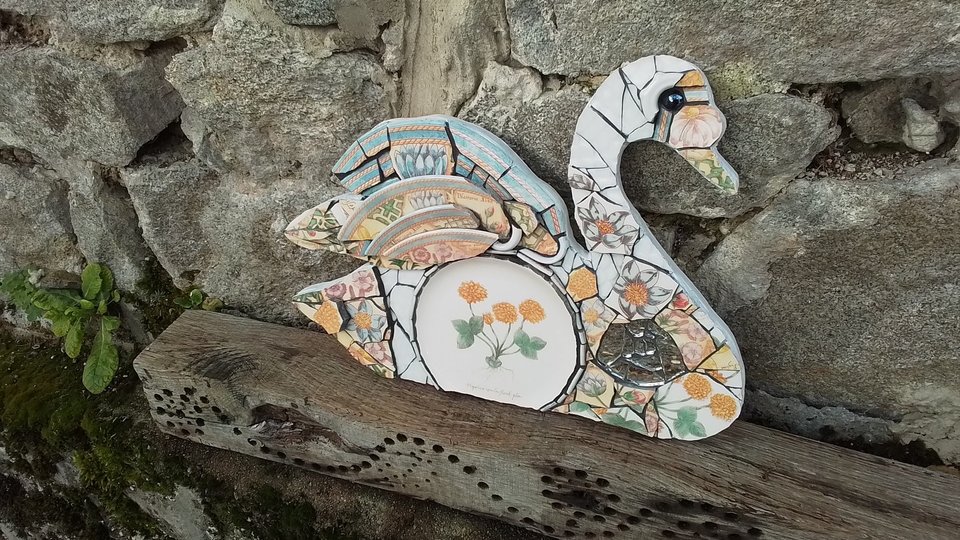 Large Botanical Swan (added scene)