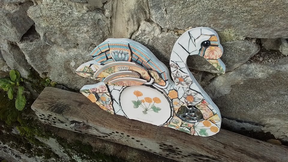 Large Botanical Swan (added scene)