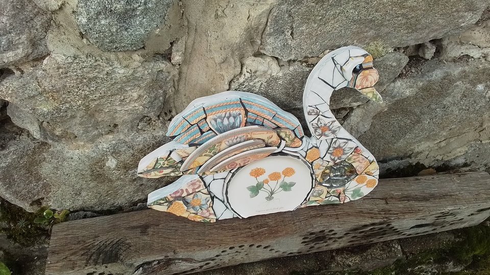 Large Botanical Swan (added scene)