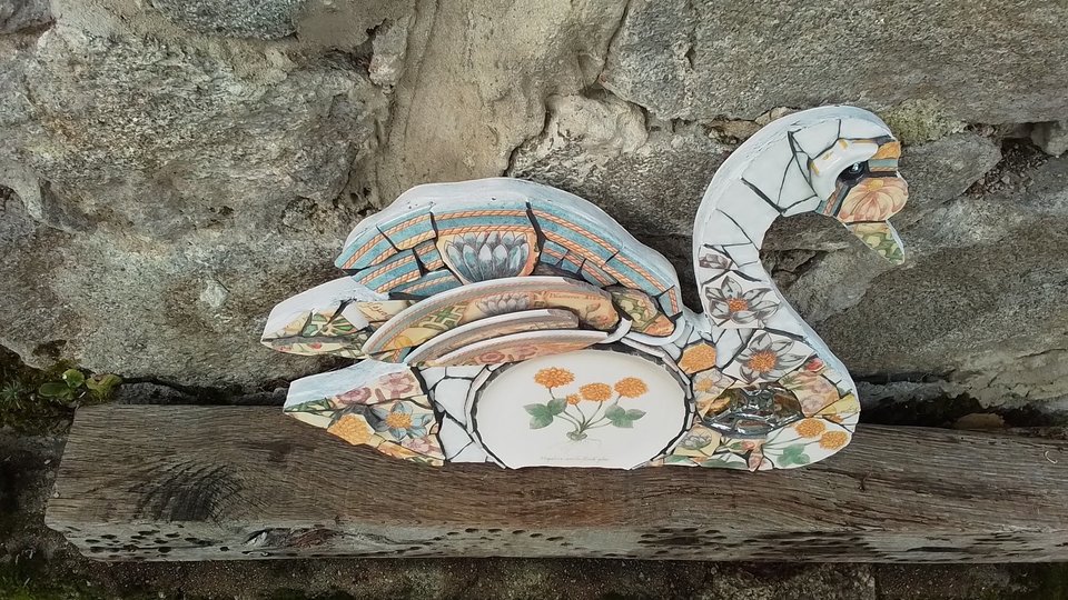 Large Botanical Swan (added scene)