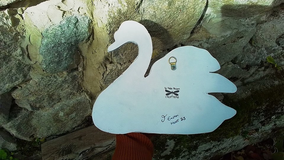 Large Botanical Swan (added scene)