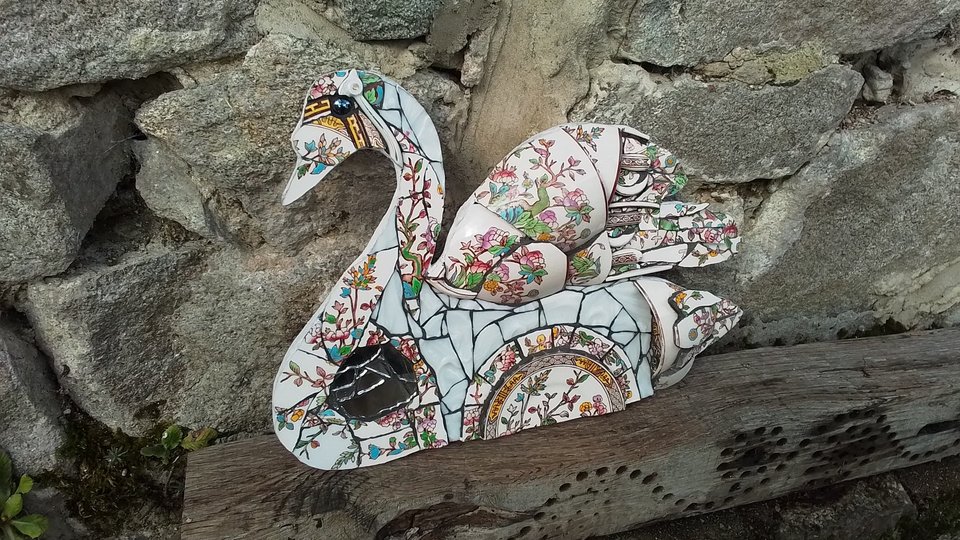 Large Chinese Garden Swan (added scene)