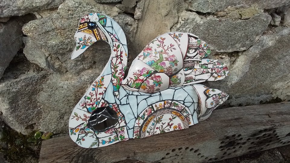 Large Chinese Garden Swan (added scene)