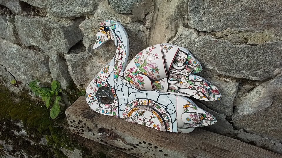 Large Chinese Garden Swan (added scene)