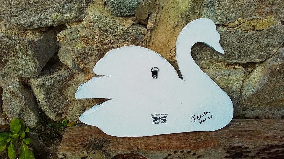 Large Chinese Garden Swan (added scene)