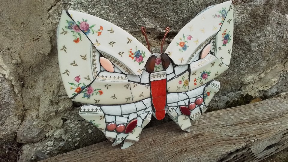 Cream & Gold Roses Butterfly