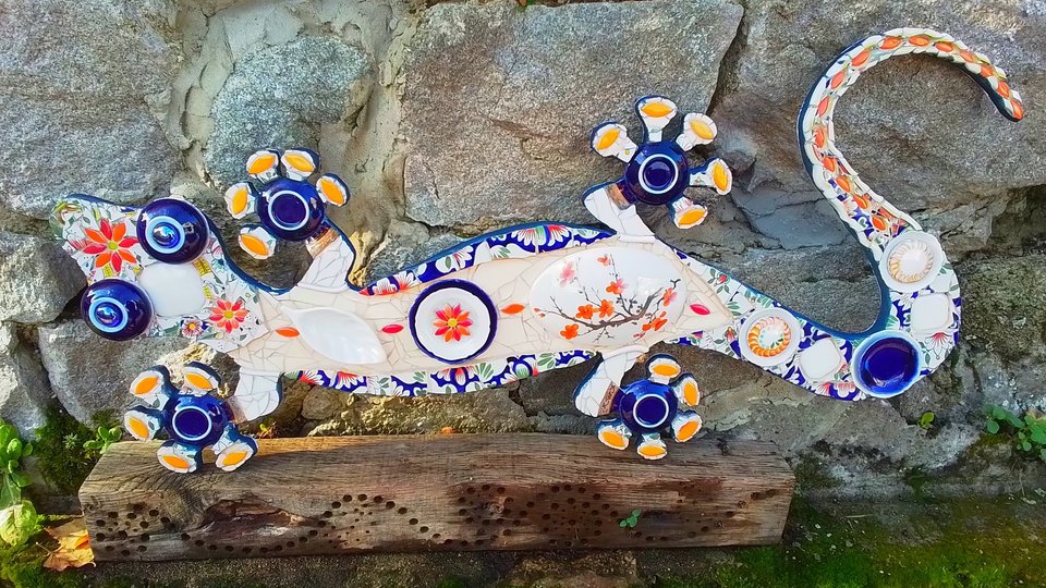 Large Blossom Flower Wall Gecko