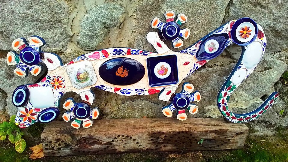 Large Romantic Wall Gecko (SOLD)
