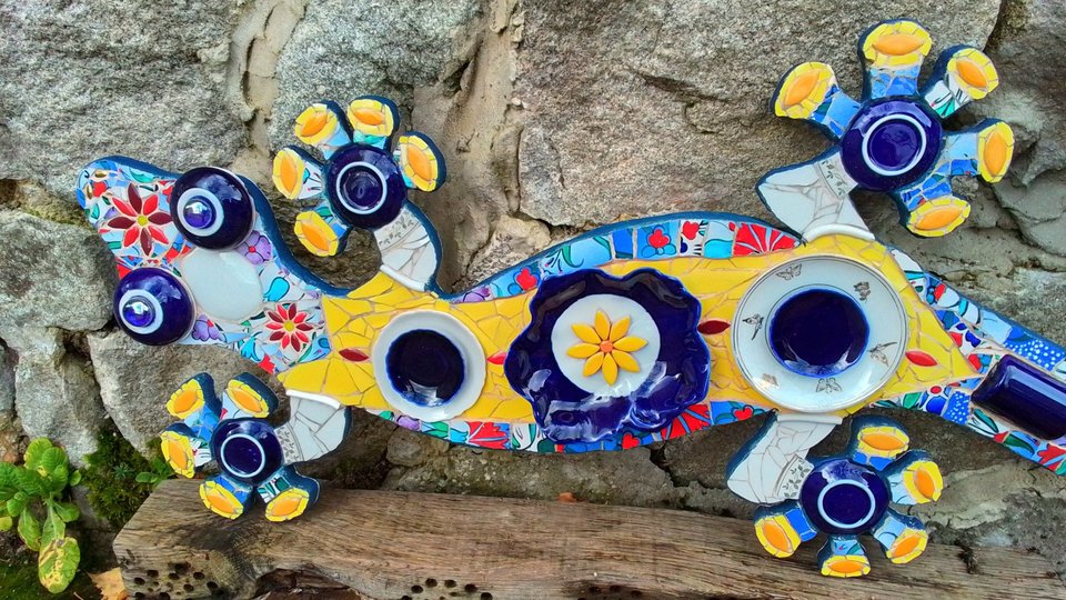 Large Yellow Floral Wall Gecko