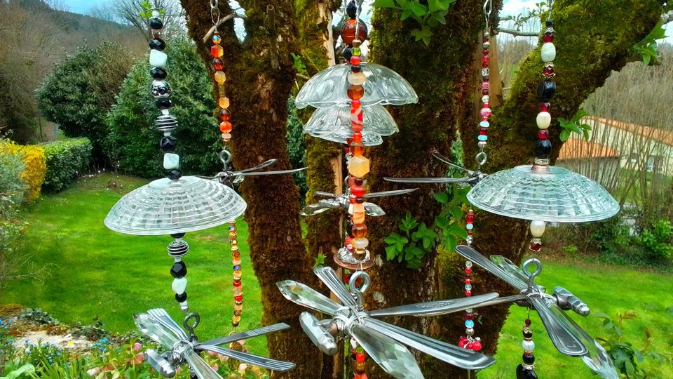 Large Dragonfly & Crystal Chandelier (statement mobile)