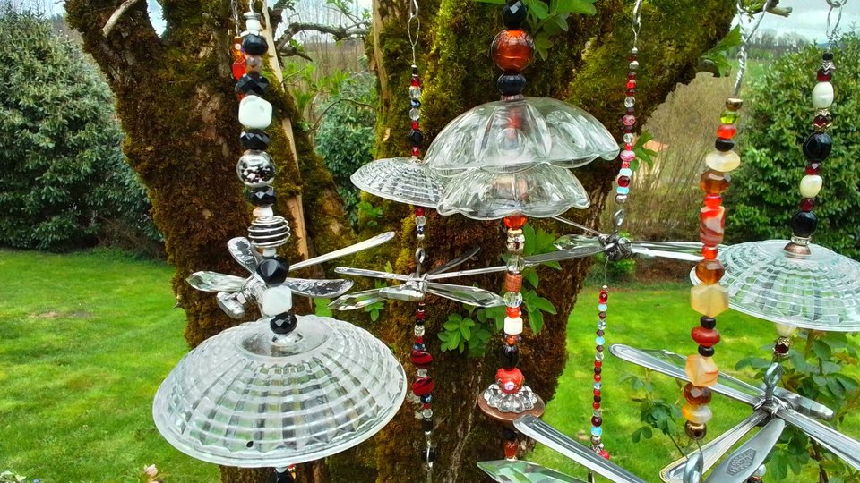 Large Dragonfly & Crystal Chandelier (statement mobile)