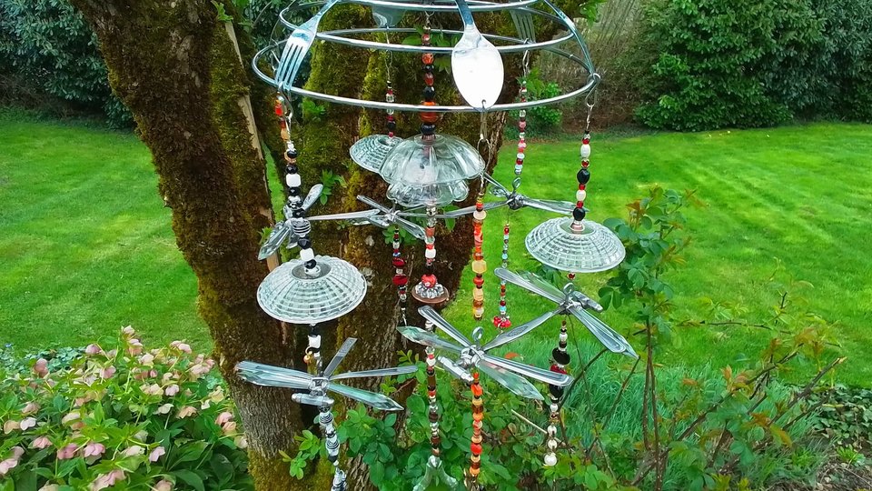 Large Dragonfly & Crystal Chandelier (statement mobile)