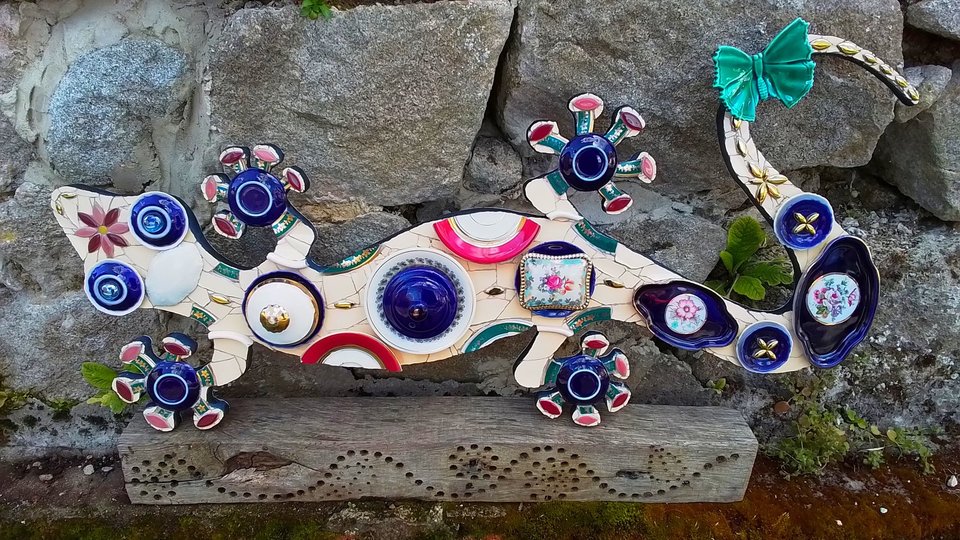 Large Arabian Nights Limoges Porcelain Wall Gecko (with butterfly)