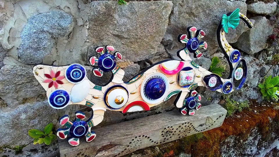 Large Arabian Nights Limoges Porcelain Wall Gecko (with butterfly)