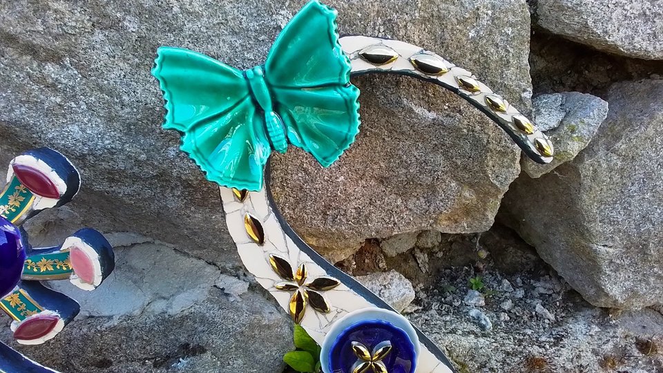 Large Arabian Nights Limoges Porcelain Wall Gecko (with butterfly)