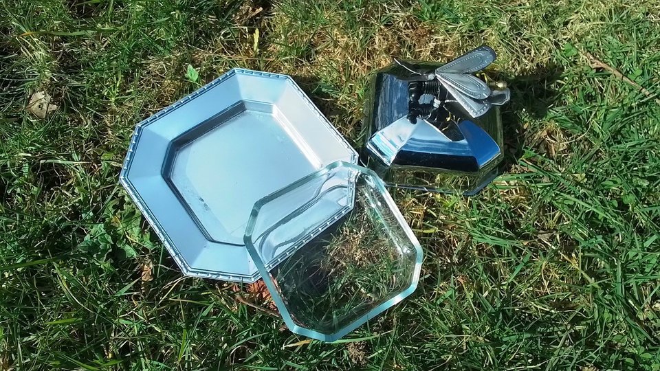 Bee Butter Dish (glass butter dish inside)