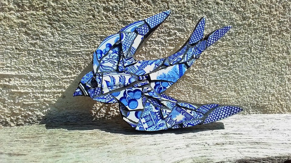 Mini (baby) Blue & White Swallow (left facing) (SOLD)