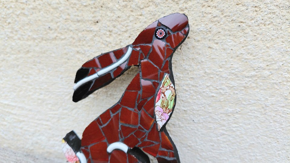 Mini Sitting Hare (right facing)