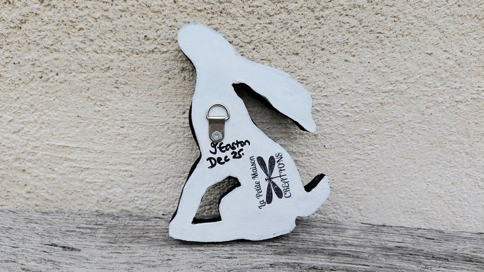 Mini Sitting Hare (right facing)