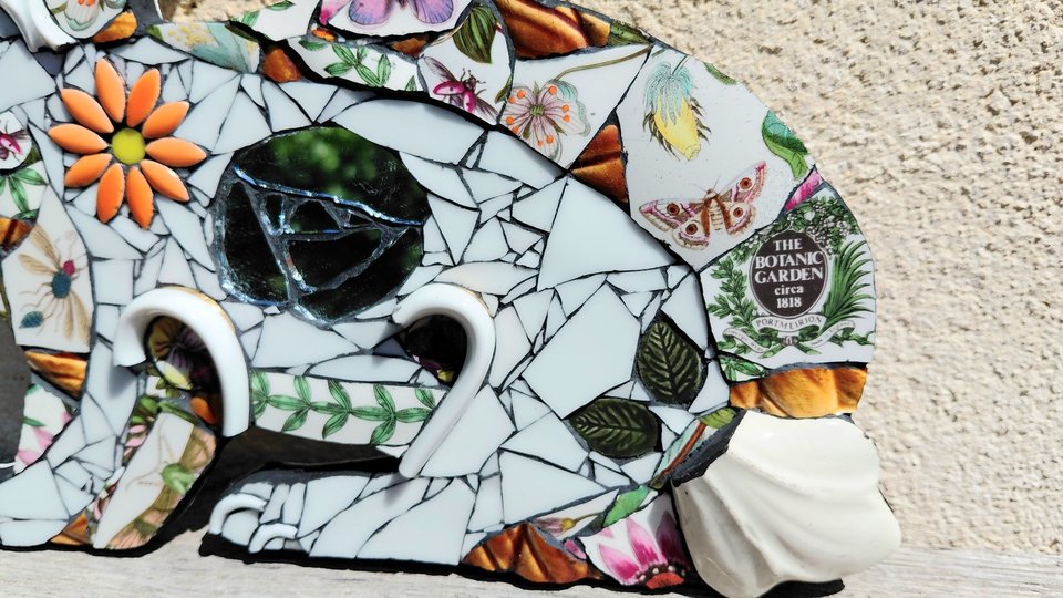 Medium Botanical Rabbit (golden moon)