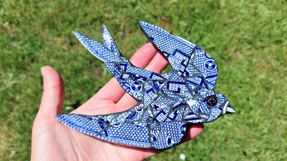 Mini (baby) Blue & White Swallow (right facing)