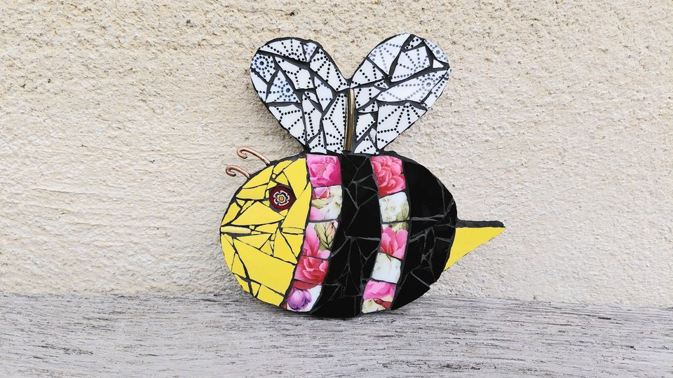 Pink & Purple Roses Bee (yellow face)