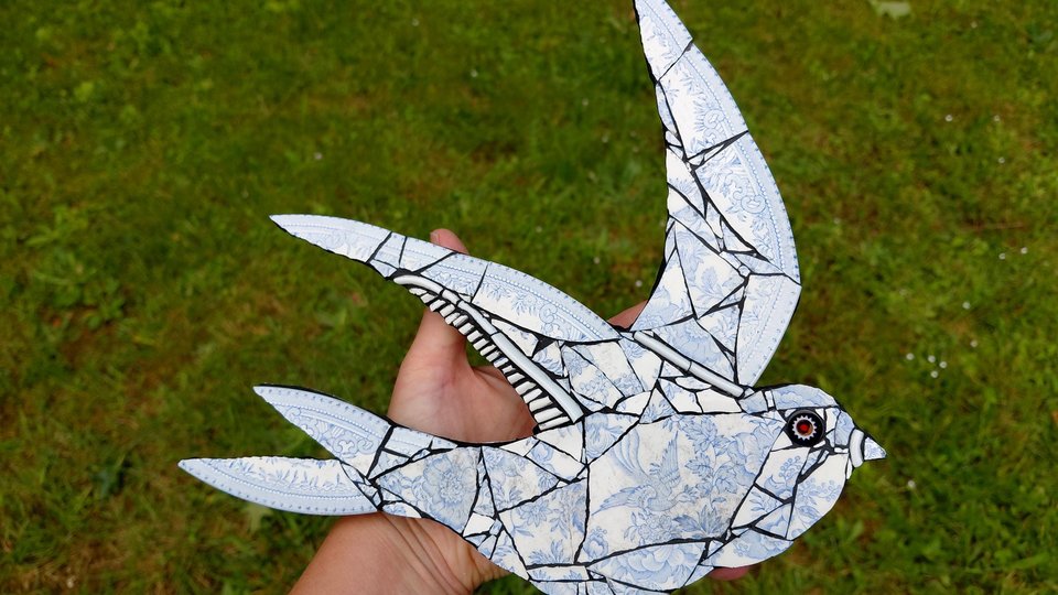 Large Summer Swallow (bird pattern) (right facing)