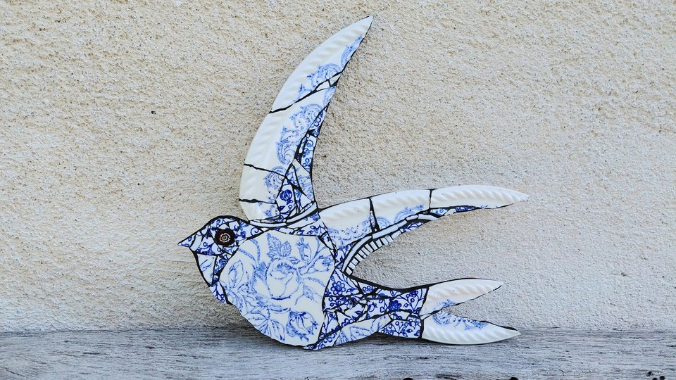 Large Summer Swallow (rose motif) (left facing) 