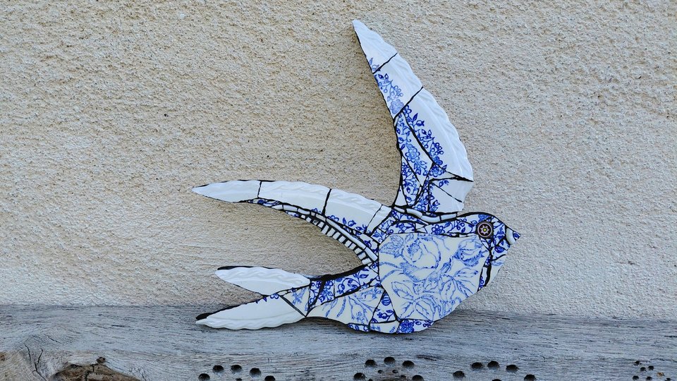 Large Summer Swallow (rose motif) (right facing)