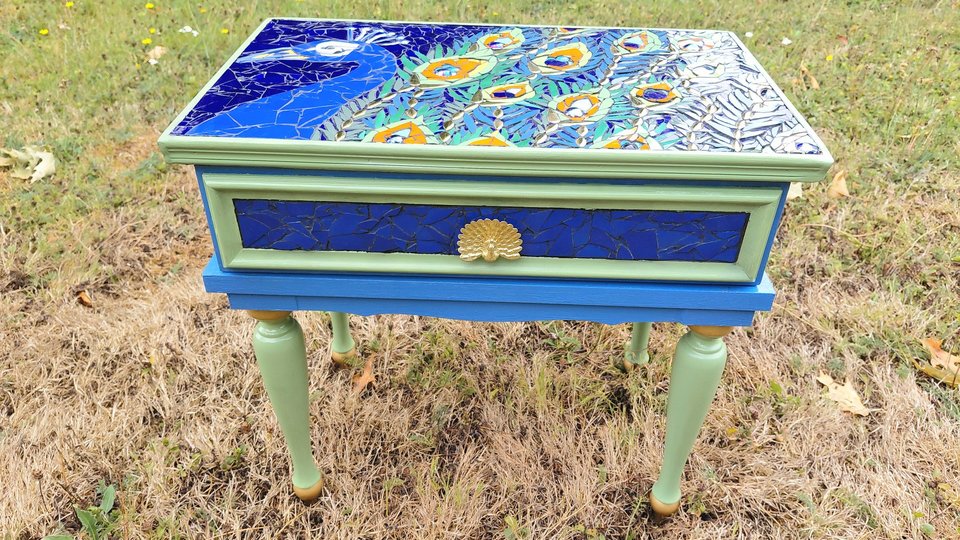 Peacock Bedside Table (with draw)