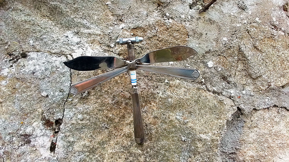 Hanging Wall Dragonfly (on hook)