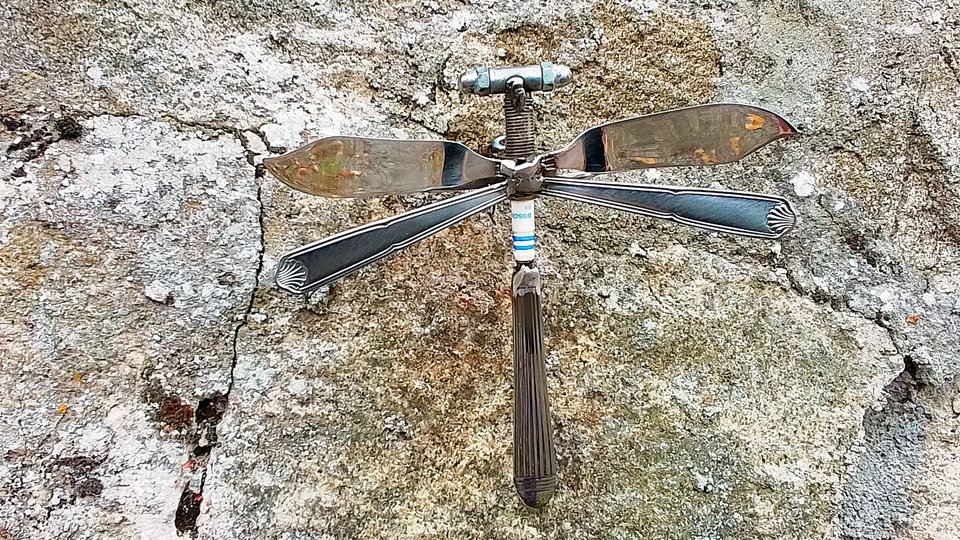 Hanging Wall Dragonfly (on hook)