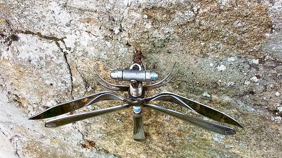 Hanging Wall Dragonfly (on hook)