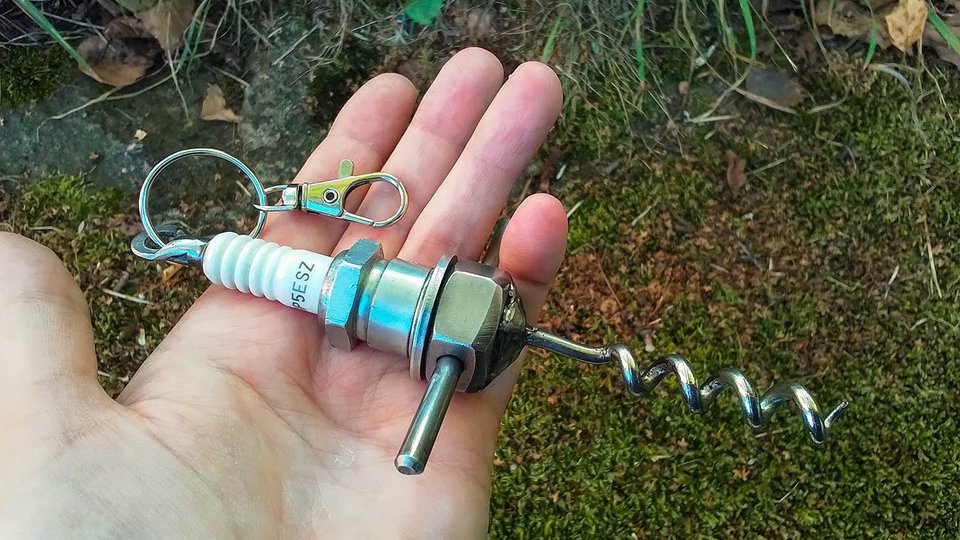 Sparkplug Corkscrew Keyrings
