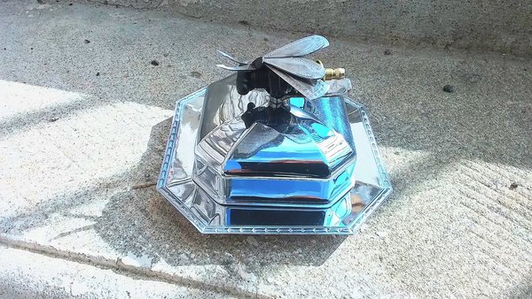 Bee Butter Dish (glass butter dish inside)