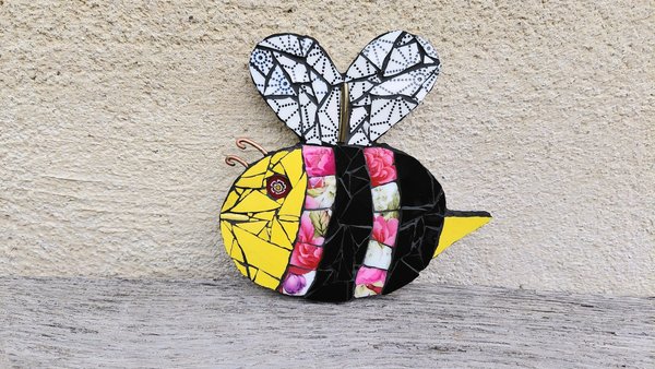 Pink & Purple Roses Bee (yellow face)