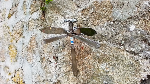 Hanging Wall Dragonfly (on hook)